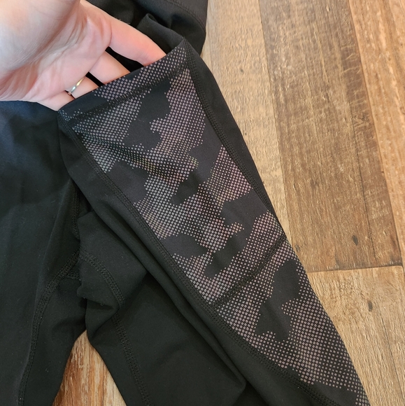 Zyia Capris - Picture 3 of 5